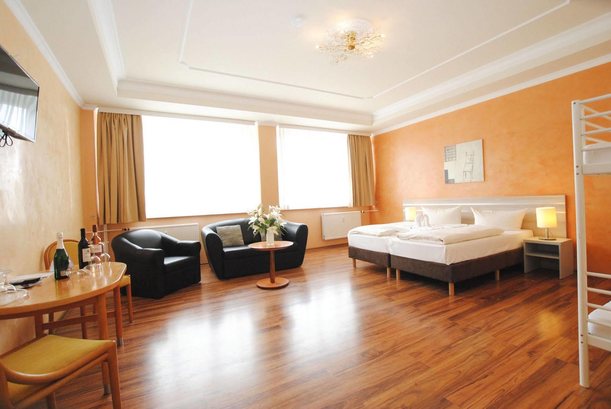 AGAS HOTEL BERLIN | FAMILY ACCOMMODATION | MARZAHN-HELLERSDORF